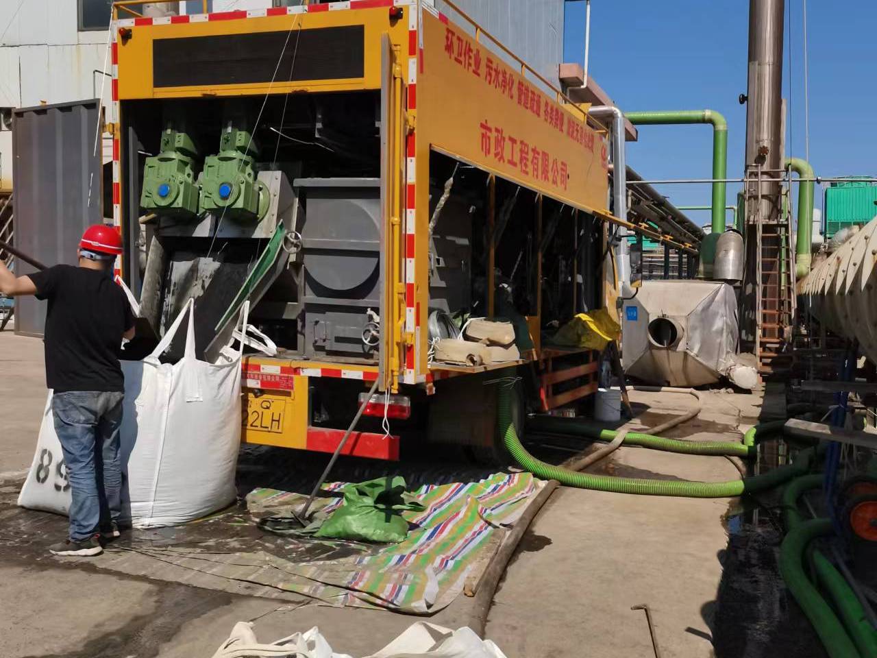 萨嘎淤泥压干处理